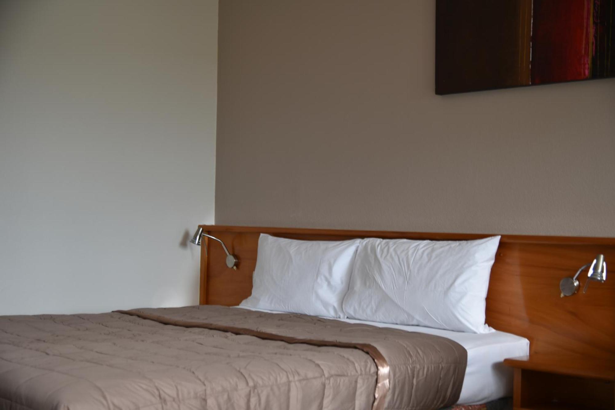 Aotea Lodge Porirua Esterno foto